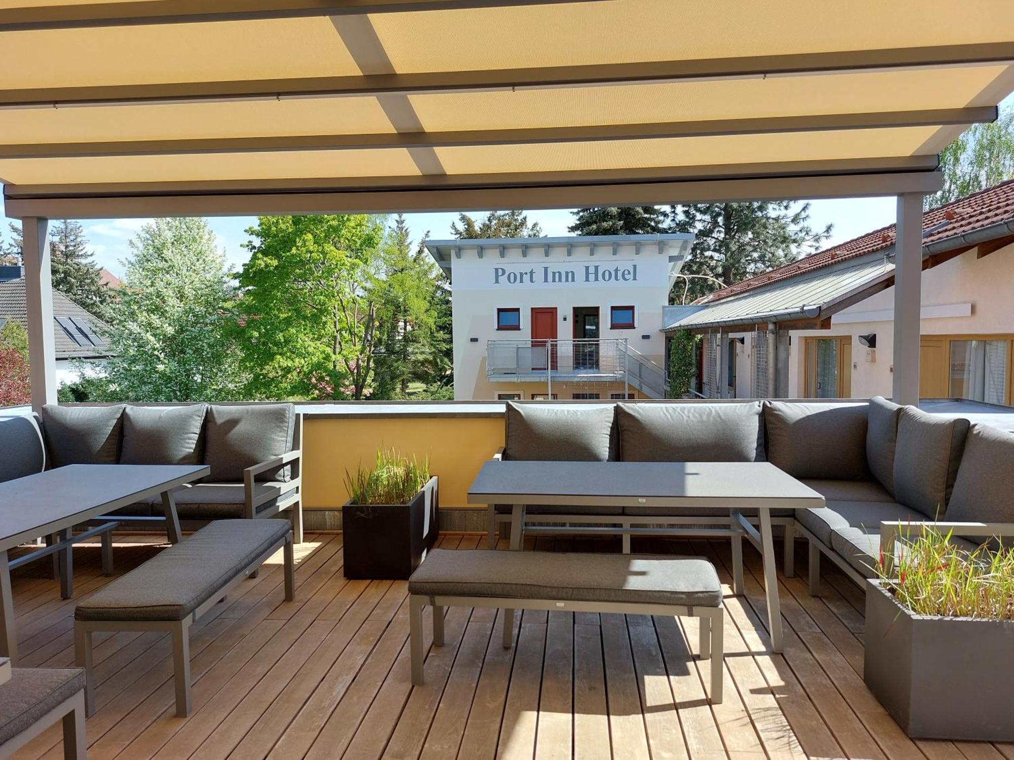 Port Inn Hotel Eichwalde Екстериор снимка