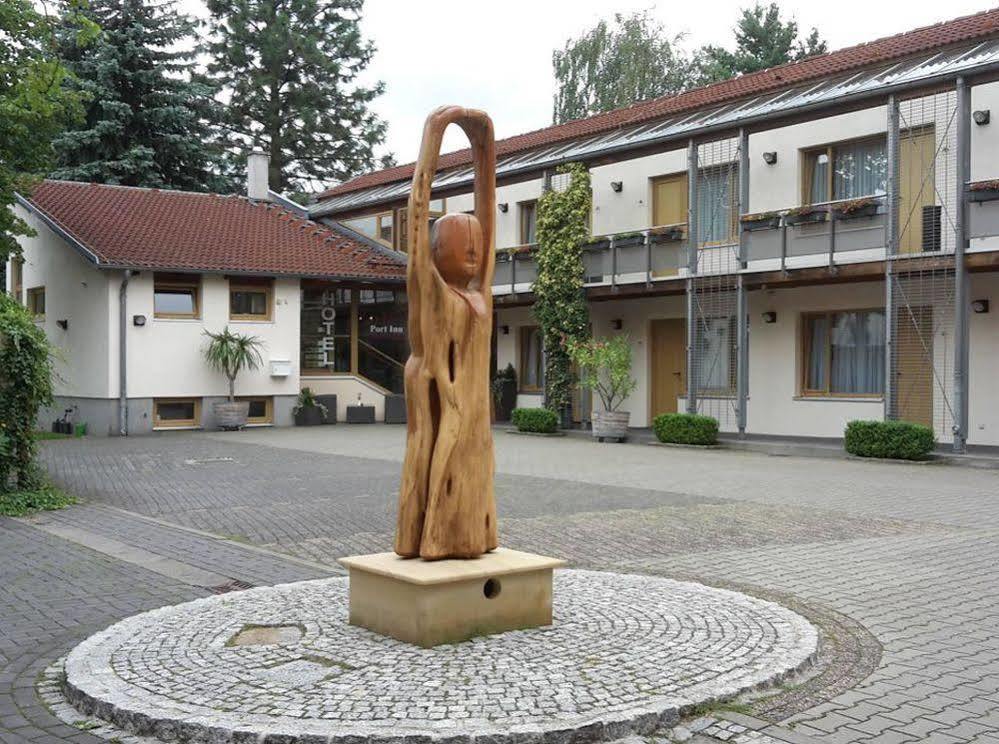 Port Inn Hotel Eichwalde Екстериор снимка