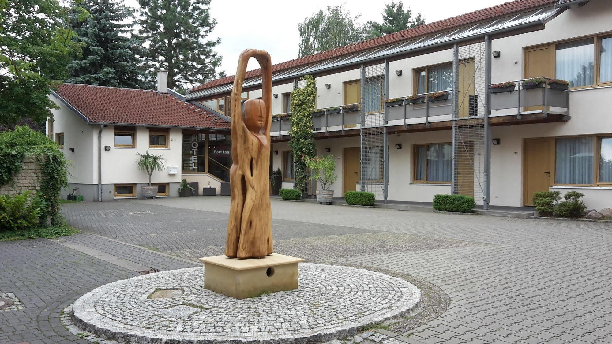 Port Inn Hotel Eichwalde Екстериор снимка
