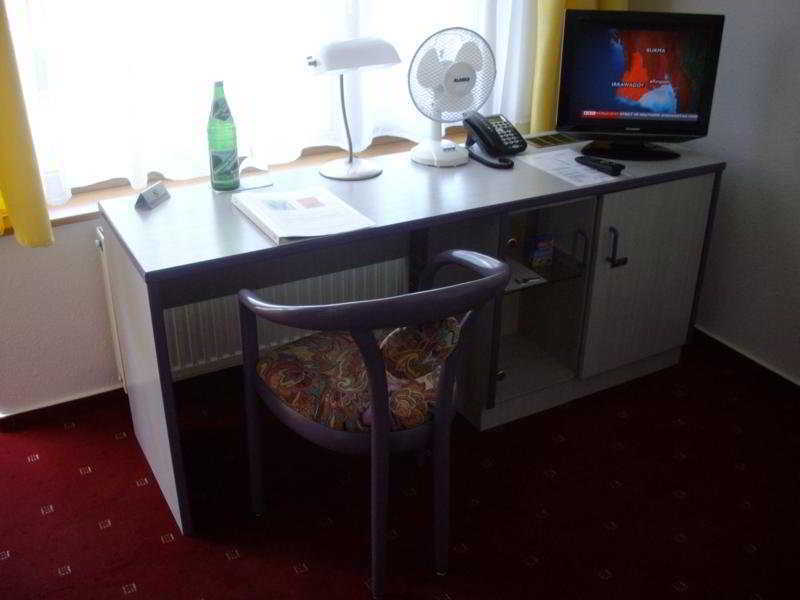 Port Inn Hotel Eichwalde Екстериор снимка